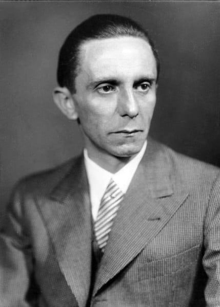 Joseph Goebbels (fot. Heinrich Hoffmann, Bundesarchiv, Bild 146-1968-101-20A, CC-BY-SA)