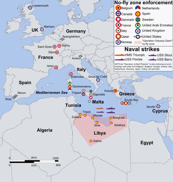 Mapa konturowa Europy Zachodniej i Afryki Północnej z zaznaczoną strefą zakazu lotów nad Syrią i bazami, z których operowały wojska uczestniczące w interwencji w Libii w 2011 roku